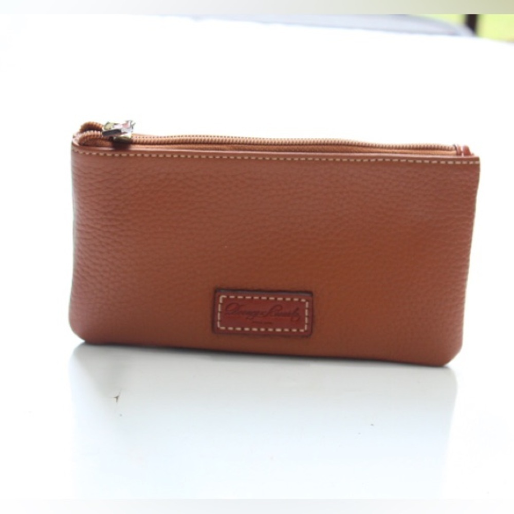 Dooney & Bourke Pebble Grain Zip Clutch/hand Bag